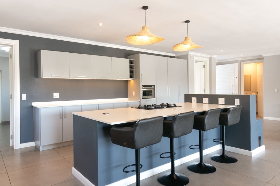 4 Bedroom Property for Sale in Kingfisher Creek Western Cape